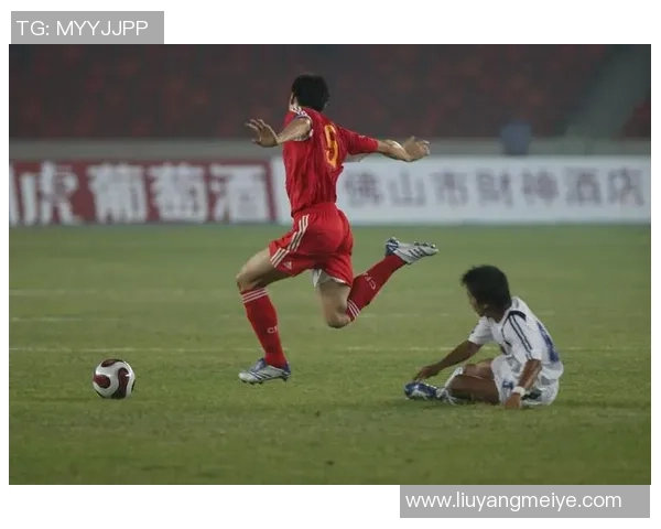 华人足球明星盘点：他们在绿茵场上的辉煌成就与影响力