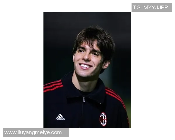 卡卡足球明星帅照展现其风采与魅力引领球迷热潮