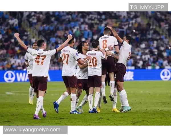 重庆足球队在冠军赛中的耐力展现与战术分析